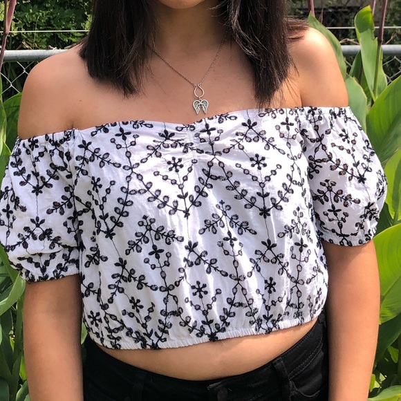 flower embroidered crop top - Picture 5 of 6